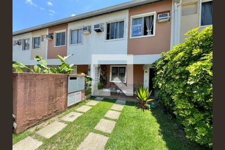 Casa de condomínio à venda com 85m², 3 quartos e 1 vagaÁrea externa