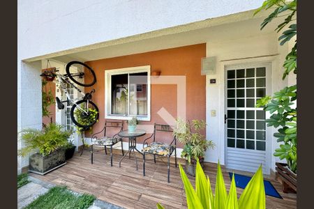 Casa de condomínio à venda com 85m², 3 quartos e 1 vagaÁrea externa