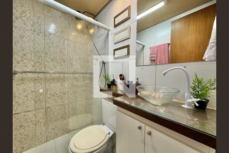 Casa de condomínio à venda com 85m², 3 quartos e 1 vagaBanheiro Social (Primeiro Andar)