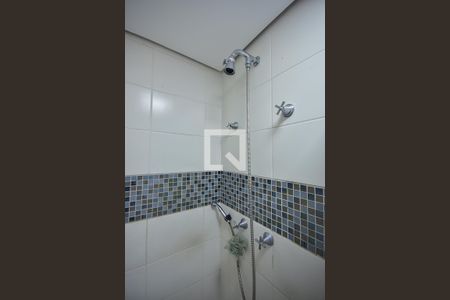 Apartamento para alugar com 58m², 2 quartos e 1 vaga Apartamento para alugar com 58m², 2 quartos e 1 vagaChuveiro do Banheiro
