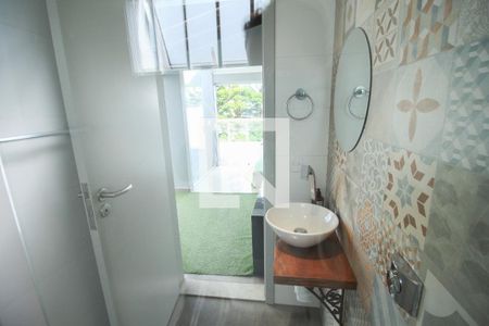 Casa para alugar com 123m², 2 quartos e 2 vagas Casa para alugar com 123m², 2 quartos e 2 vagasBanheiro