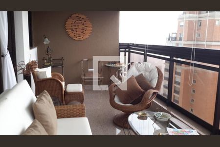 Apartamento à venda com 244m², 5 quartos e 4 vagasFoto 02