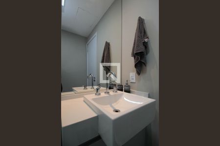 Banheiro de kitnet/studio para alugar com 1 quarto, 25m² em Pinheiros, São Paulo