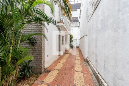 Casa à venda com 365m², 8 quartos e 4 vagas Casa à venda com 365m², 8 quartos e 4 vagasGaragem