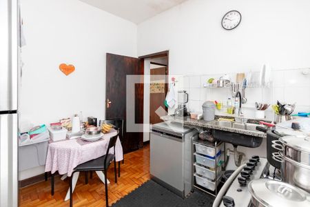 Casa à venda com 365m², 8 quartos e 4 vagas Casa à venda com 365m², 8 quartos e 4 vagasCozinha 2