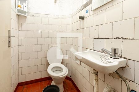 Casa à venda com 365m², 8 quartos e 4 vagas Casa à venda com 365m², 8 quartos e 4 vagasBanheiro de Serviço 2