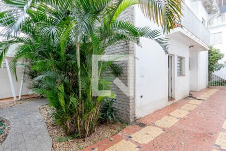 Casa à venda com 365m², 8 quartos e 4 vagas Casa à venda com 365m², 8 quartos e 4 vagasGaragem