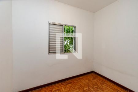 Casa à venda com 365m², 8 quartos e 4 vagas Casa à venda com 365m², 8 quartos e 4 vagasQuarto 2