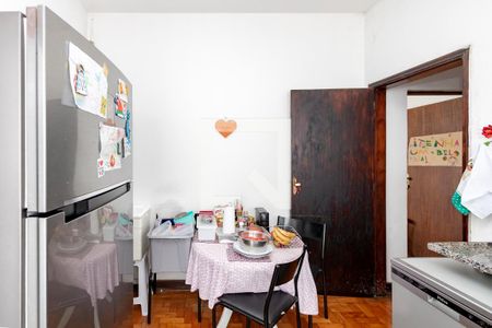 Casa à venda com 365m², 8 quartos e 4 vagas Casa à venda com 365m², 8 quartos e 4 vagasCozinha 2