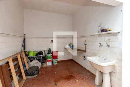 Casa à venda com 365m², 8 quartos e 4 vagas Casa à venda com 365m², 8 quartos e 4 vagasLavanderia 1