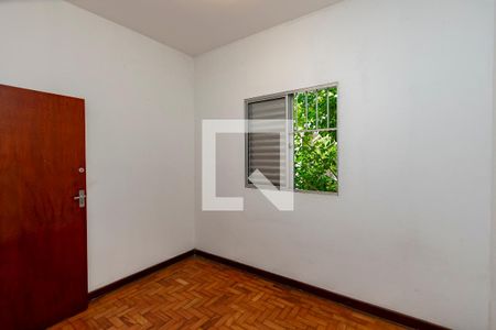 Casa à venda com 365m², 8 quartos e 4 vagas Casa à venda com 365m², 8 quartos e 4 vagasQuarto 2