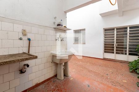 Casa à venda com 365m², 8 quartos e 4 vagas Casa à venda com 365m², 8 quartos e 4 vagasLavanderia 1