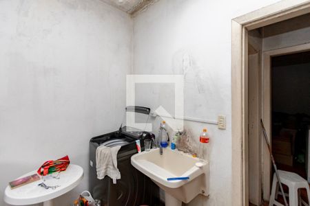 Casa à venda com 365m², 8 quartos e 4 vagas Casa à venda com 365m², 8 quartos e 4 vagasLavanderia 2