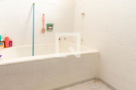 Casa à venda com 365m², 8 quartos e 4 vagas Casa à venda com 365m², 8 quartos e 4 vagasBanheiro 2