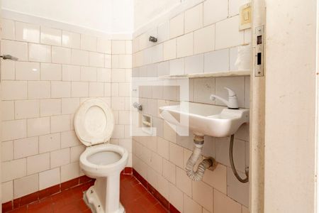 Casa à venda com 365m², 8 quartos e 4 vagas Casa à venda com 365m², 8 quartos e 4 vagasBanheiro de Serviço 1