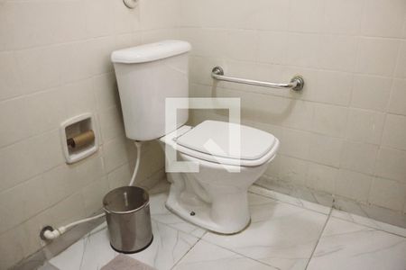 Casa à venda com 132m², 4 quartos e 5 vagasBanheiro