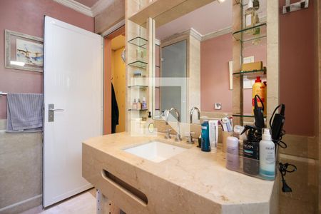 Apartamento à venda com 190m², 4 quartos e 2 vagasBanheiro da Suíte