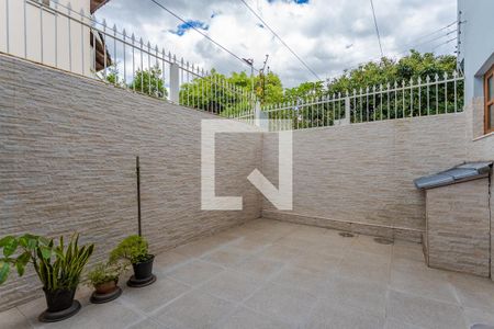 Casa à venda com 198m², 3 quartos e 2 vagas Casa à venda com 198m², 3 quartos e 2 vagasÁrea de Serviço 1