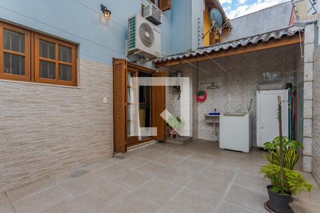 Casa à venda com 198m², 3 quartos e 2 vagas Casa à venda com 198m², 3 quartos e 2 vagasÁrea de Serviço 1
