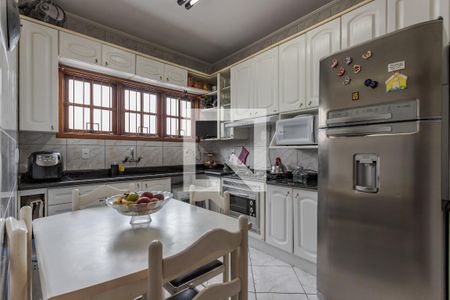 Casa à venda com 198m², 3 quartos e 2 vagas Casa à venda com 198m², 3 quartos e 2 vagasCozinha