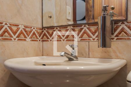 Casa à venda com 198m², 3 quartos e 2 vagas Casa à venda com 198m², 3 quartos e 2 vagasLavabo