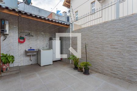 Casa à venda com 198m², 3 quartos e 2 vagas Casa à venda com 198m², 3 quartos e 2 vagasÁrea de Serviço 1