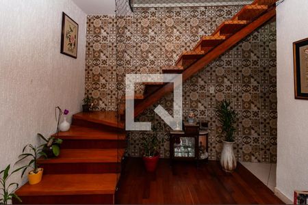 Casa à venda com 400m², 5 quartos e 3 vagas Casa à venda com 400m², 5 quartos e 3 vagasEscada Edicula