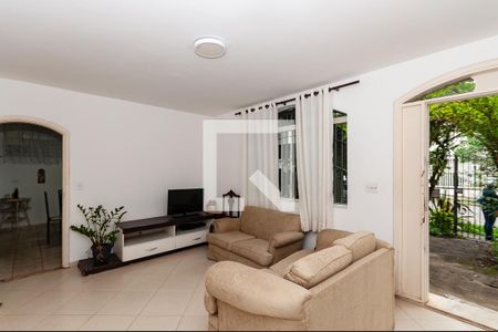 Casa à venda com 400m², 5 quartos e 3 vagas Casa à venda com 400m², 5 quartos e 3 vagasSala