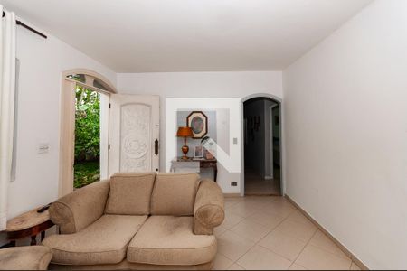 Casa à venda com 400m², 5 quartos e 3 vagas Casa à venda com 400m², 5 quartos e 3 vagasSala