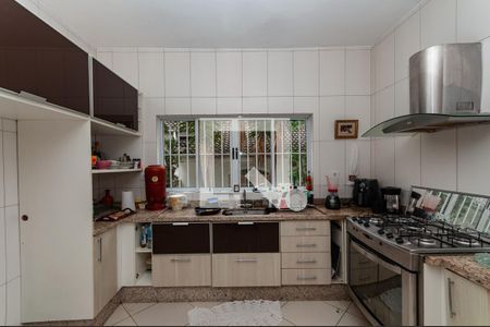 Casa à venda com 400m², 5 quartos e 3 vagas Casa à venda com 400m², 5 quartos e 3 vagasCozinha Edicula