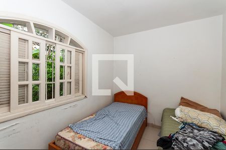 Casa à venda com 400m², 5 quartos e 3 vagas Casa à venda com 400m², 5 quartos e 3 vagasQuarto 2