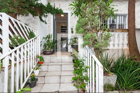 Casa à venda com 400m², 5 quartos e 3 vagas Casa à venda com 400m², 5 quartos e 3 vagasEntrada Edicula