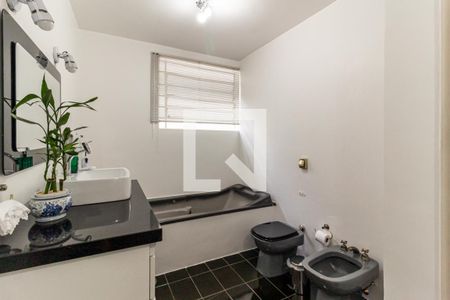 Apartamento à venda com 300m², 3 quartos e 3 vagasBanheiro da Suíte