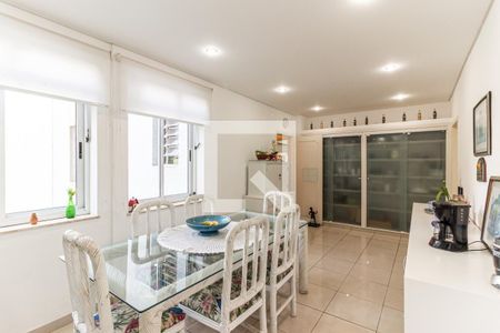 Apartamento à venda com 300m², 3 quartos e 3 vagasCopa