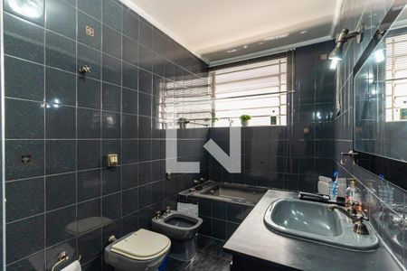 Apartamento à venda com 300m², 3 quartos e 3 vagasBanheiro 2