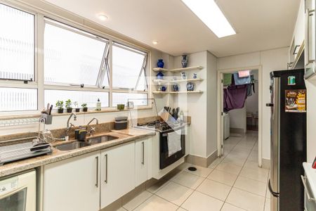 Apartamento à venda com 300m², 3 quartos e 3 vagasCozinha