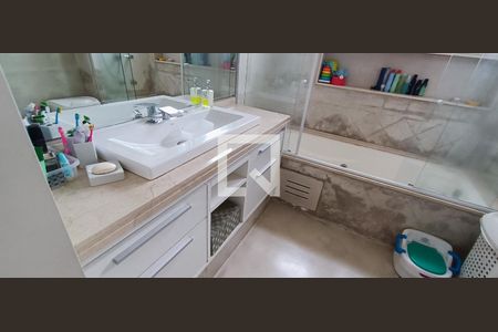Apartamento à venda com 145m², 3 quartos e 3 vagasbanheiro da Suíte Master
