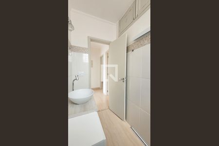 Casa à venda com 163m², 3 quartos e 2 vagas Casa à venda com 163m², 3 quartos e 2 vagasBanheiro Social