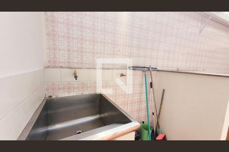 Casa à venda com 163m², 3 quartos e 2 vagas Casa à venda com 163m², 3 quartos e 2 vagasLavanderia