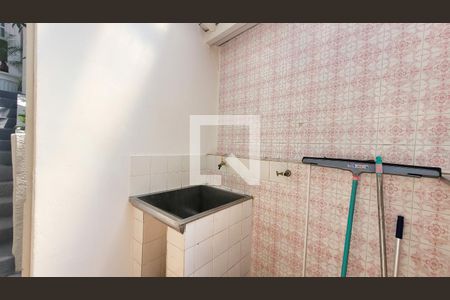 Casa à venda com 163m², 3 quartos e 2 vagas Casa à venda com 163m², 3 quartos e 2 vagasLavanderia