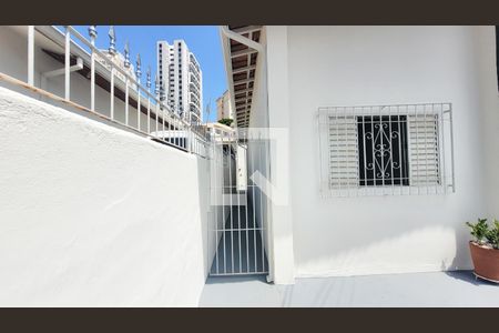 Casa à venda com 163m², 3 quartos e 2 vagas Casa à venda com 163m², 3 quartos e 2 vagasFachada Interna