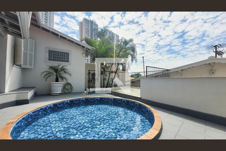 Casa à venda com 163m², 3 quartos e 2 vagas Casa à venda com 163m², 3 quartos e 2 vagasPiscina