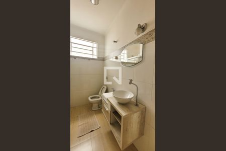 Casa à venda com 163m², 3 quartos e 2 vagas Casa à venda com 163m², 3 quartos e 2 vagasBanheiro Social