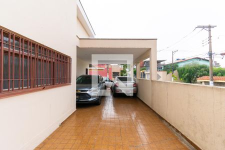 Casa à venda com 180m², 1 quarto e 9 vagas Casa à venda com 180m², 1 quarto e 9 vagasGaragem