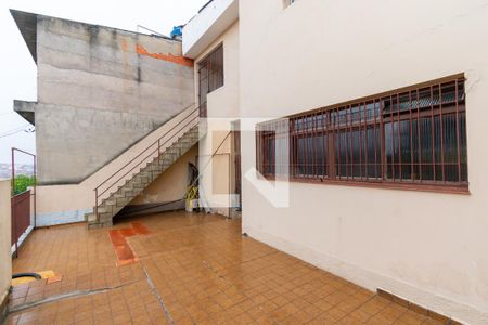 Casa à venda com 180m², 1 quarto e 9 vagas Casa à venda com 180m², 1 quarto e 9 vagasQuintal