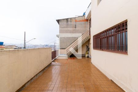 Casa à venda com 180m², 1 quarto e 9 vagas Casa à venda com 180m², 1 quarto e 9 vagasQuintal