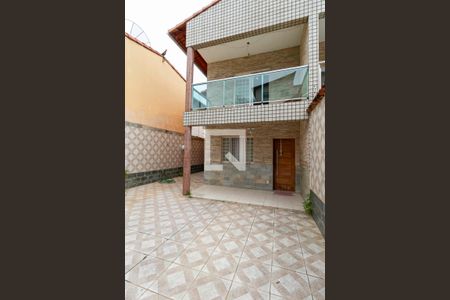 Casa para alugar com 361m², 4 quartos e 2 vagas Casa para alugar com 361m², 4 quartos e 2 vagasEntrada