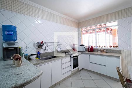 Casa para alugar com 361m², 4 quartos e 2 vagas Casa para alugar com 361m², 4 quartos e 2 vagasCozinha