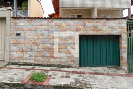 Casa para alugar com 361m², 4 quartos e 2 vagas Casa para alugar com 361m², 4 quartos e 2 vagasFachada