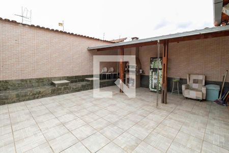 Casa para alugar com 361m², 4 quartos e 2 vagas Casa para alugar com 361m², 4 quartos e 2 vagasQuintal